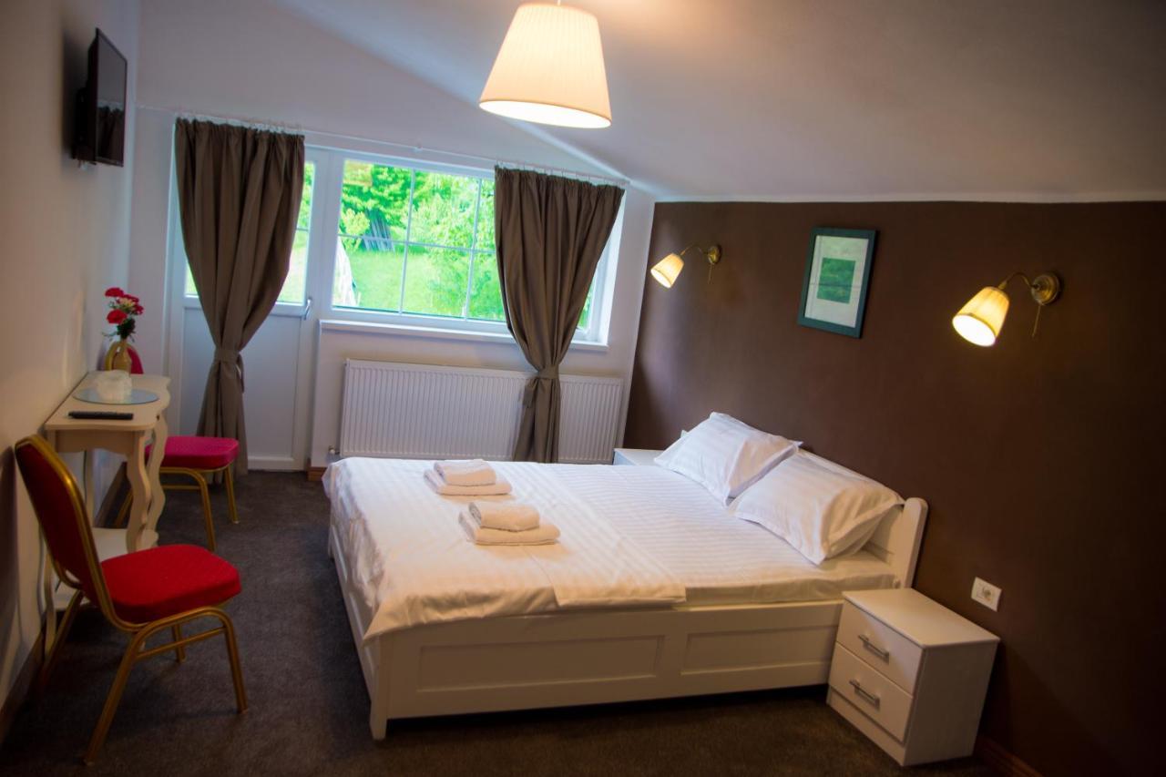 Green Hill Villa Кэлимэнешти Экстерьер фото