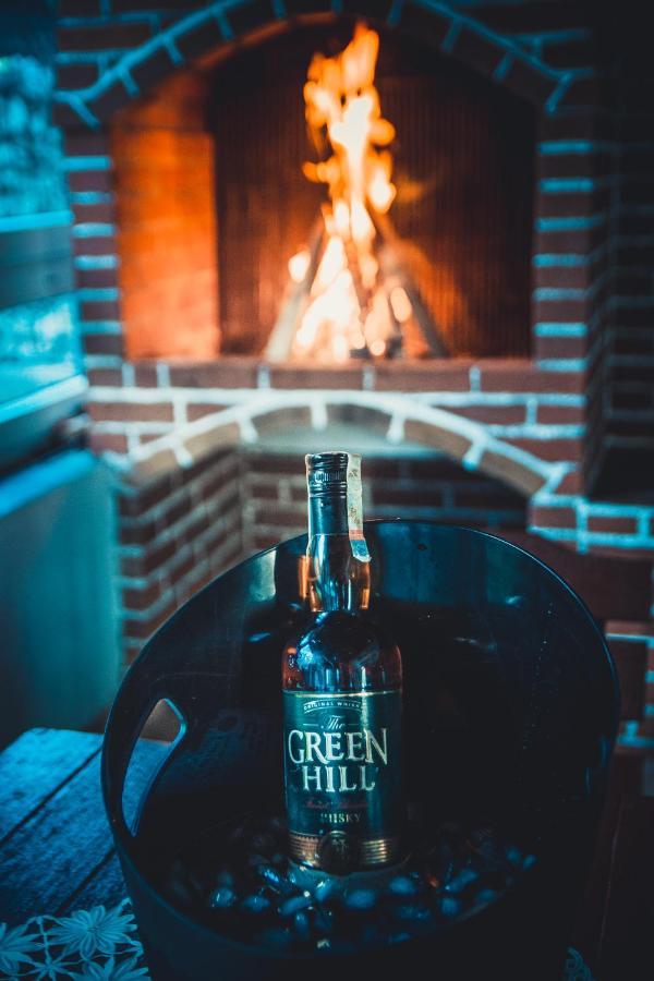 Green Hill Villa Кэлимэнешти Экстерьер фото