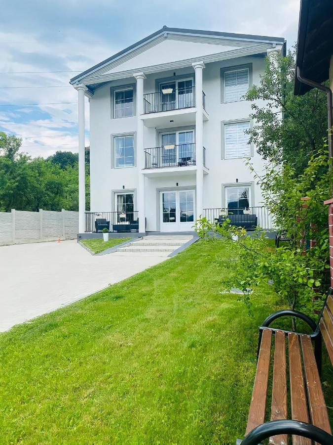 Green Hill Villa Кэлимэнешти Экстерьер фото