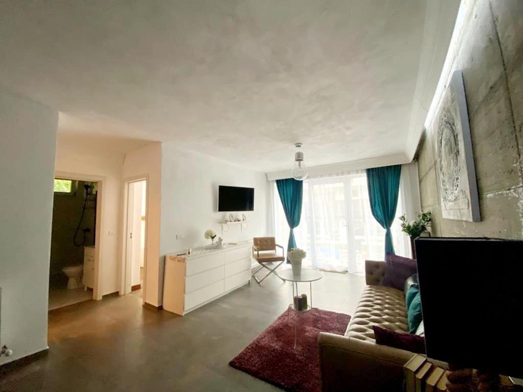 Green Hill Villa Кэлимэнешти Экстерьер фото