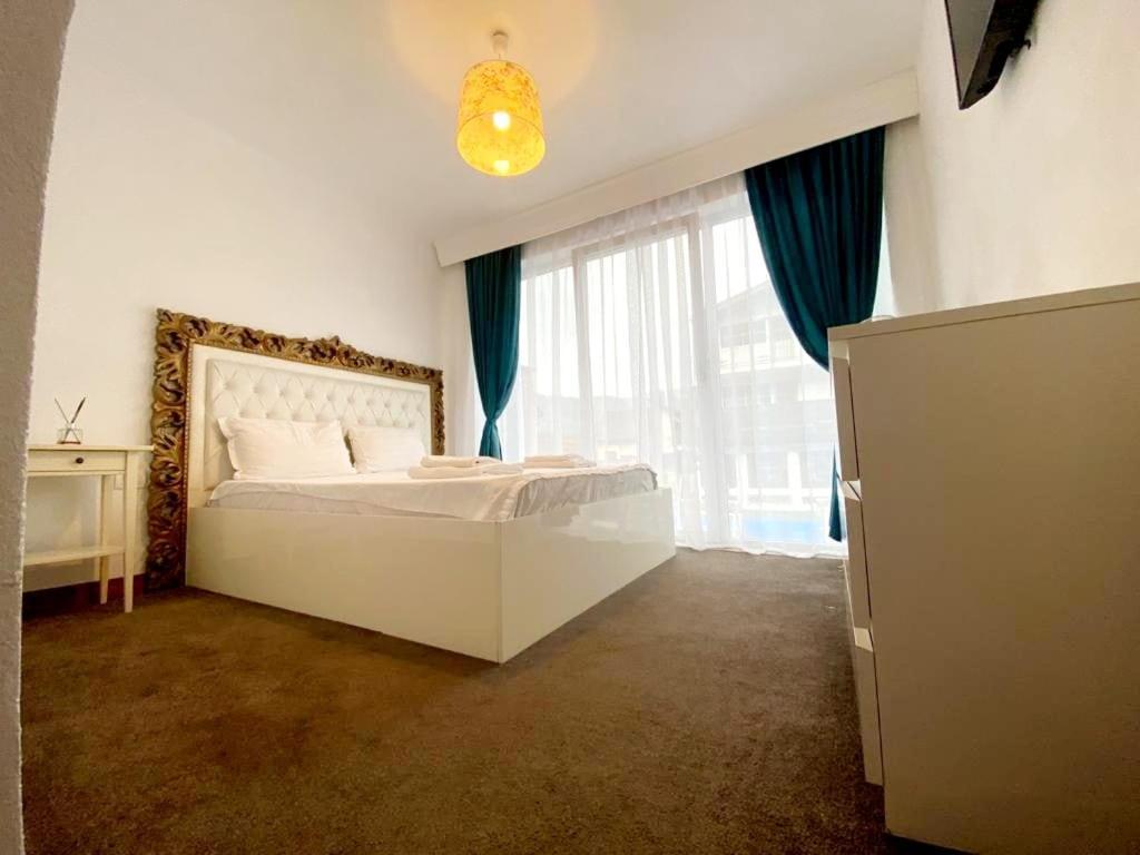 Green Hill Villa Кэлимэнешти Экстерьер фото